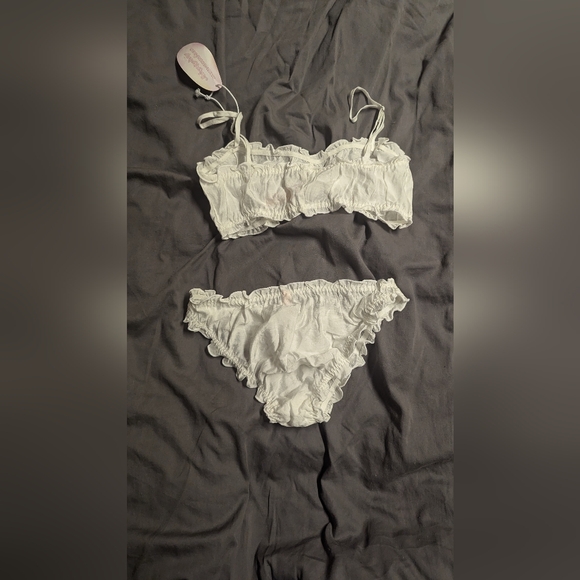 Lingerie set, Frilly, Size Small - Picture 2 of 7